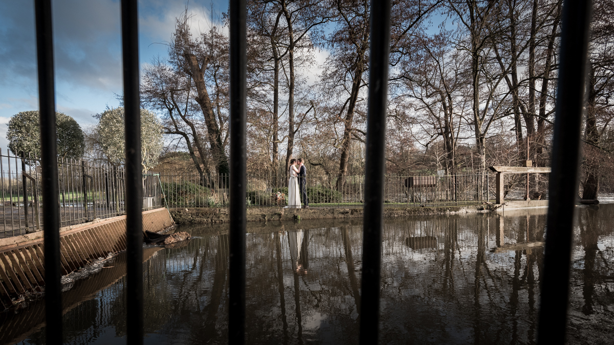 séance photo de couple au manoir de chivré - mariage en Normandie