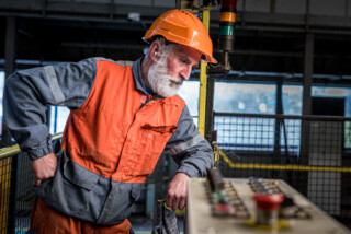 reportage photo d'entreprise en Normandie - métallurgie - portrait d'ouvrier