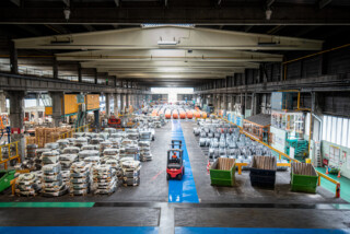 vue d'ensemble d'une usine de production d'acier - reportage photo industriel